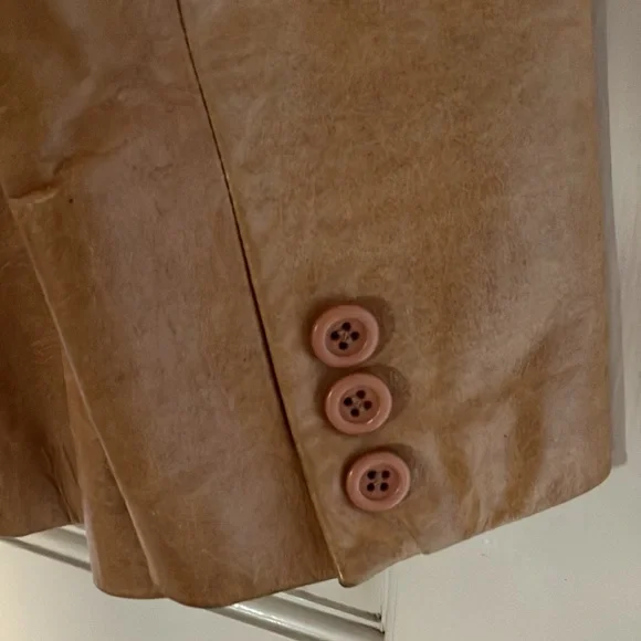 Size 12 Camel colored leather blazer - Picture 3 of 5